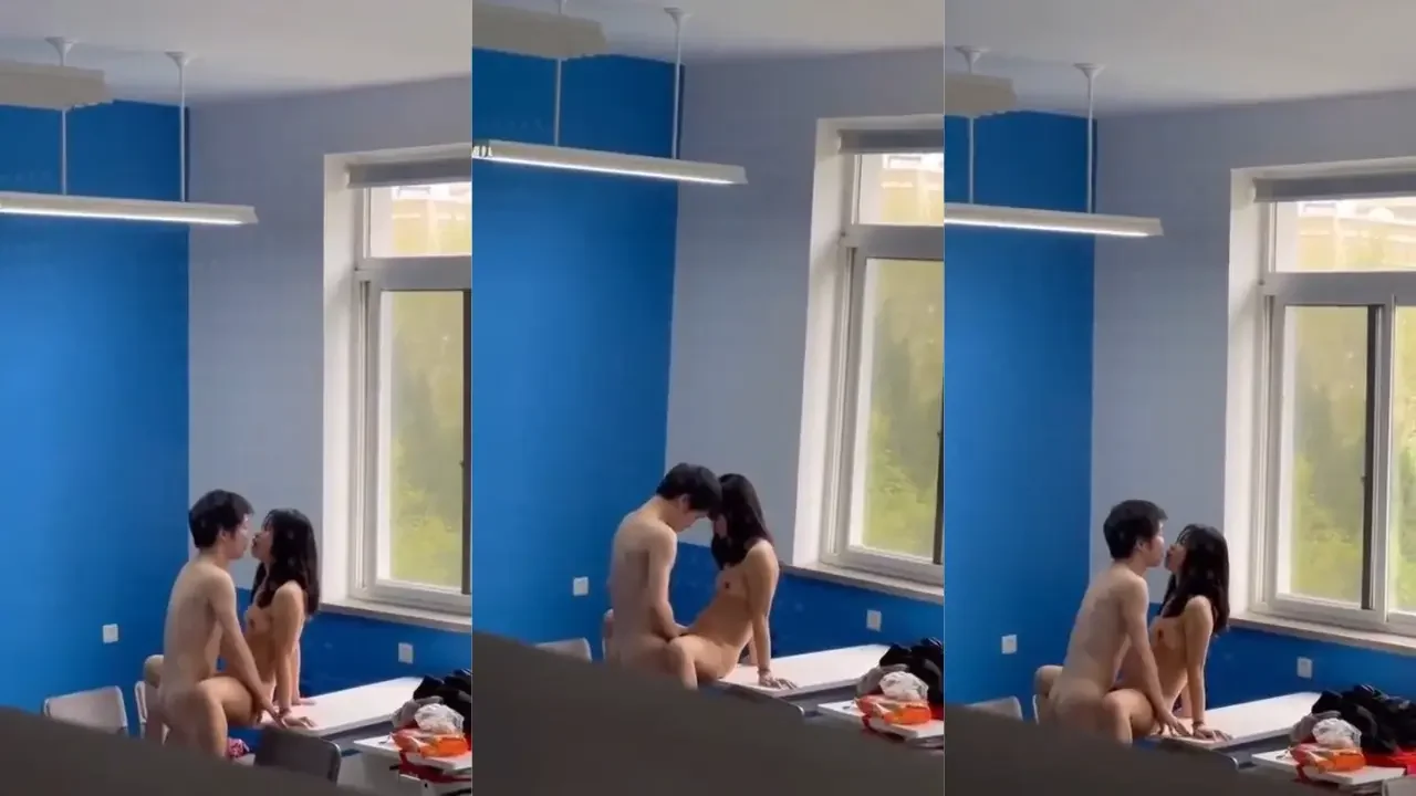 Pasangan Mahasiswa Ngewe Bugil Didalam Kelas